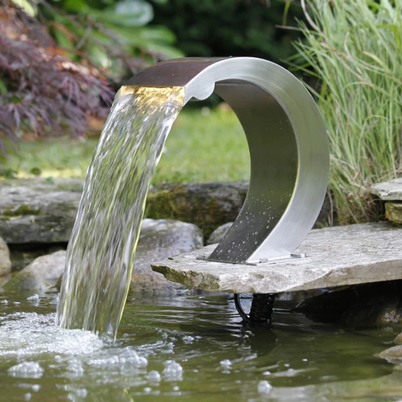 Cascade d'eau Mamba et Mamba S inox avec led pour piscine ou bassin