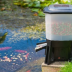 Distributeur automatique de nourriture pour poissons solaire