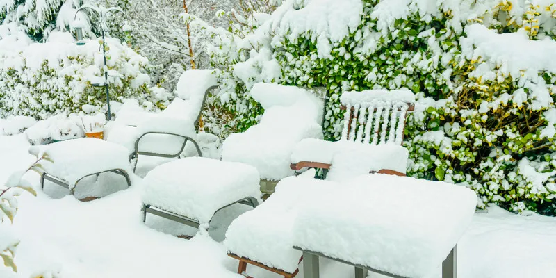 Protéger son mobilier de jardin en hiver